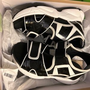 Michael Kors Harvey Sandals